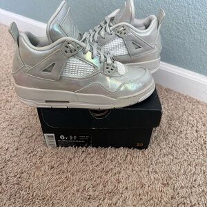 Jordan 4 Iridescent Retro Pearl GG